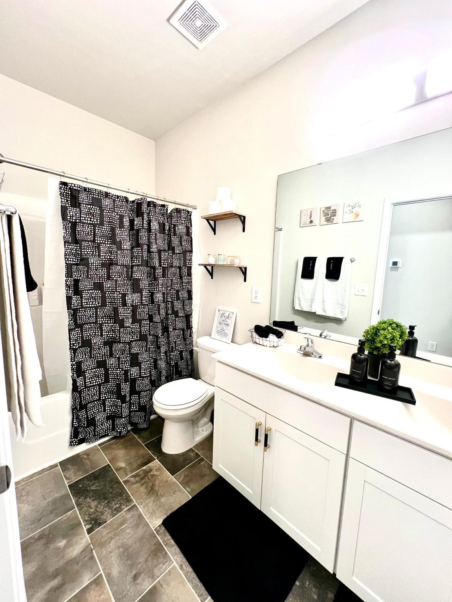 Villa Raleigh Luxe Family Retreat- 15 Min To Downtown, Kids Gear, Fast Wifi For Wfh, Ev & Pet Friendly Exterior foto